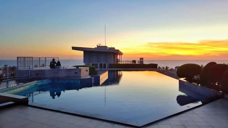 Ferienwohnung Chic Seaview @ The Patio Bangsaen Exterior foto